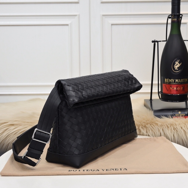 ボッテガヴェネタバッグ側面デザイン